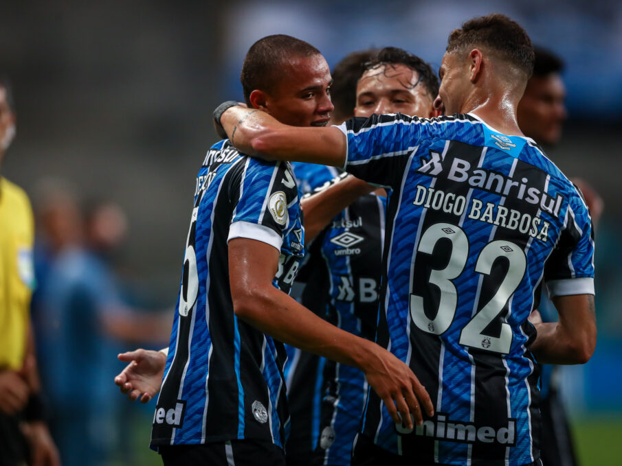 Vanderson com a camisa do Grêmio Vanderson com a camisa do Grêmio