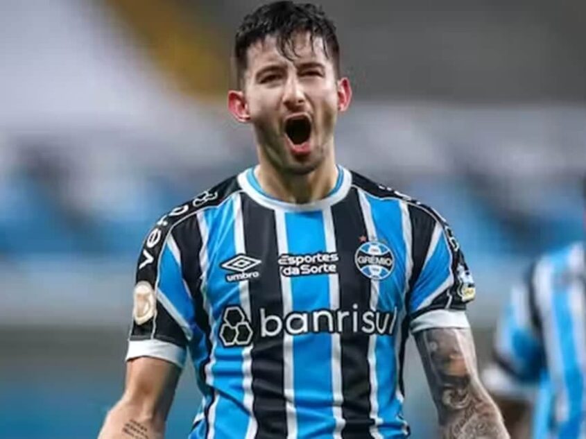 Villasanti com a camisa do Grêmio