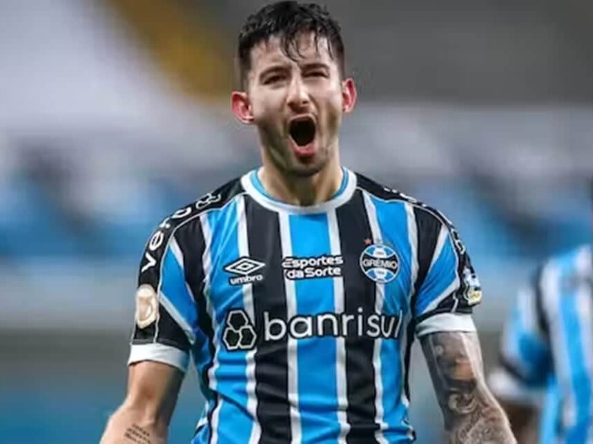 Villasanti com a camisa do Grêmio