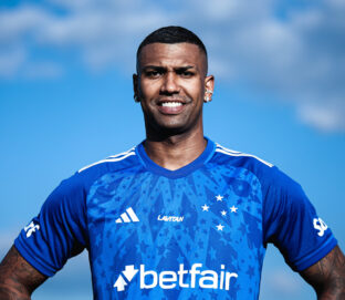 Walace, ex-Grêmio, anunciado pelo Cruzeiro